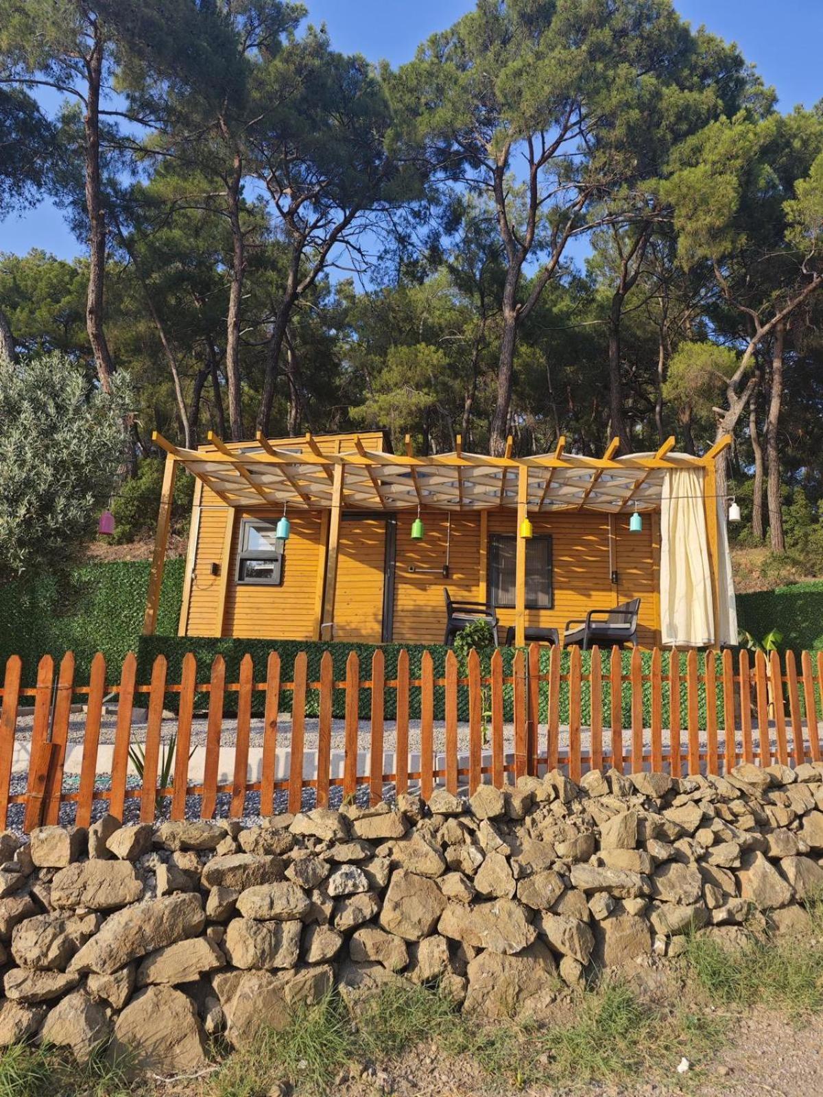 ホテル Tiny Mini House ダラマン エクステリア 写真